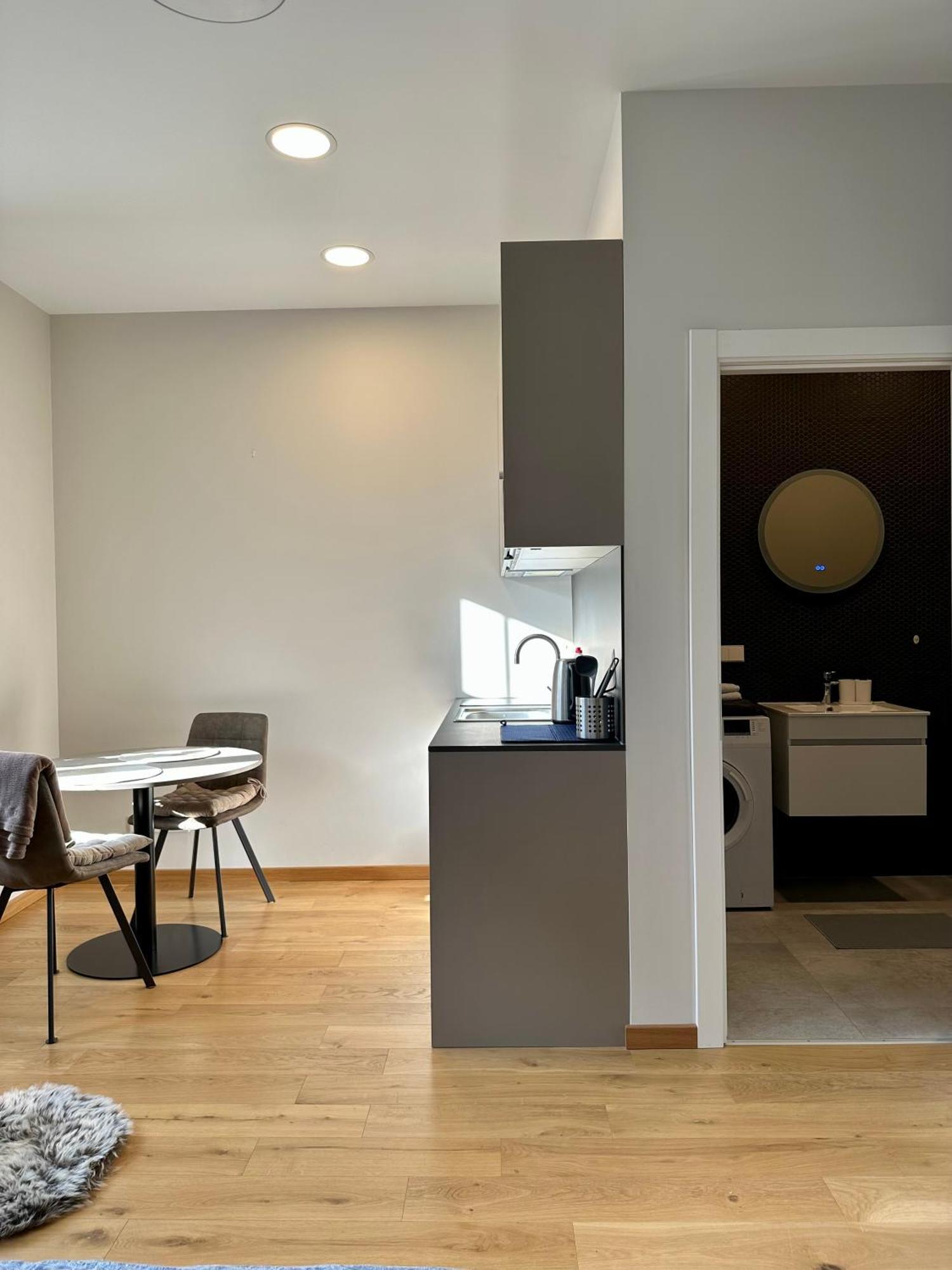 Modern Central Apartment Riga Retreat Eksteriør bilde